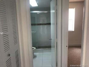 17300 NW 68th Ave-Unit -101 in Hialeah, FL - Building Photo - Building Photo