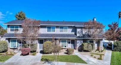 19479 Rosemarie Pl in Cupertino, CA - Foto de edificio - Other