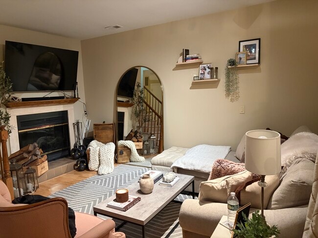 property at 3 Sussex Ct