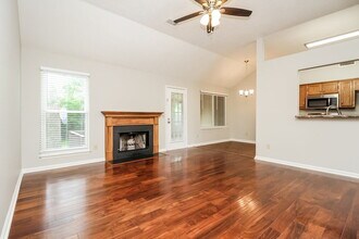 411 Randall Ln in La Vergne, TN - Foto de edificio - Building Photo