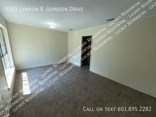 6521 Lyndon B Johnson Dr in Jackson, MS - Building Photo - Building Photo