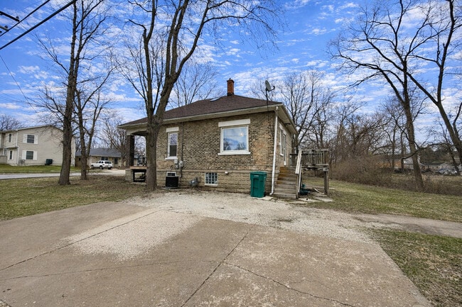 1200 Ada St in Joliet, IL - Building Photo - Building Photo