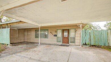 8565 Ridgepoint Dr in Houston, TX - Foto de edificio - Building Photo