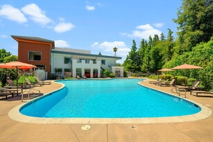 The Parc at Pruneyard in Campbell, CA - Building Photo