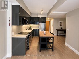 15 Prince Albert Blvd in Kitchener, ON - Building Photo