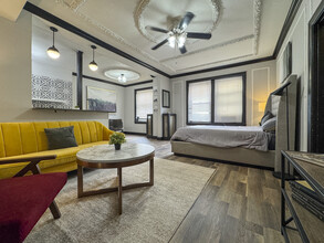 The Saum & Hutcheson Arms in St. Louis, MO - Building Photo - Building Photo