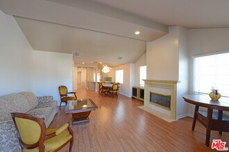 2015 S Beverly Glen Blvd-Unit -402 in Los Angeles, CA - Building Photo - Building Photo