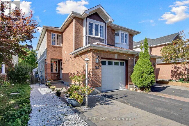 160 Deerfox Dr in Ottawa, ON - Building Photo - Building Photo