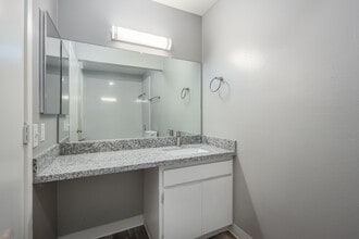 Magnolia Place Apartments in Carmichael, CA - Foto de edificio - Interior Photo