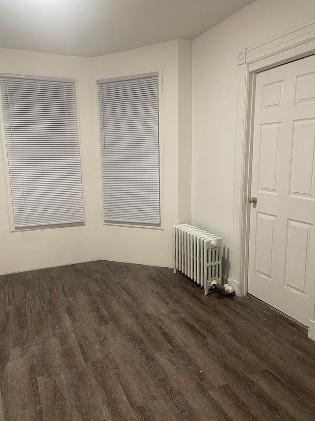 852 Blake Ave, Unit 3rd floor in Brooklyn, NY - Building Photo - Building Photo