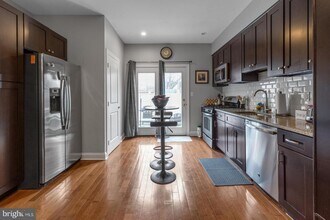 2524 Sepviva St in Philadelphia, PA - Building Photo - Building Photo