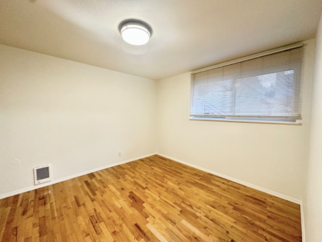 5101 Ravenna Ave NE in Seattle, WA - Building Photo - Building Photo