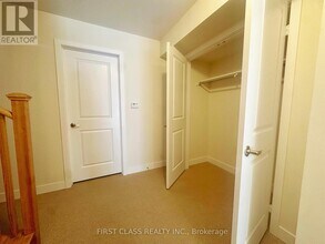 118 Credit Ln in Richmond Hill, ON - Building Photo - Building Photo