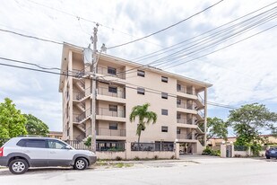 3945 SW 89th Ave in Miami, FL - Building Photo