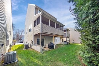 17293 Queen Anne Way in Lewes, DE - Foto de edificio - Building Photo