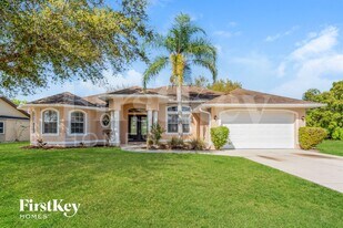2081 Nuremberg Blvd in Punta Gorda, FL - Building Photo