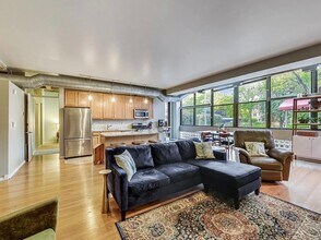 5200 S Ellis Ave in Chicago, IL - Foto de edificio - Building Photo