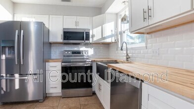 2721 Ravenwood Ct in Lynn Haven, FL - Building Photo - Building Photo