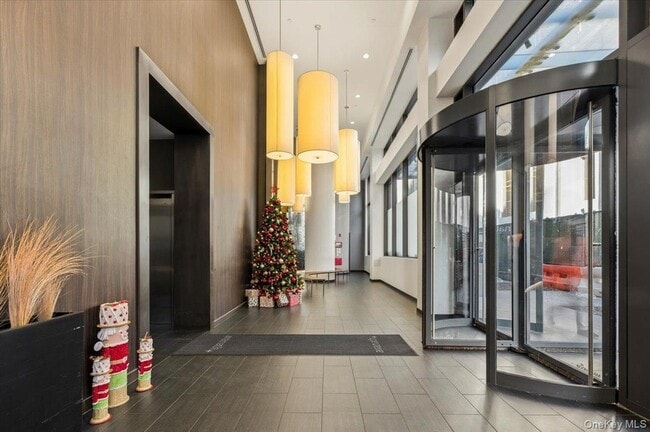 7 DeKalb Ave, Unit 19F in Brooklyn, NY - Building Photo - Building Photo