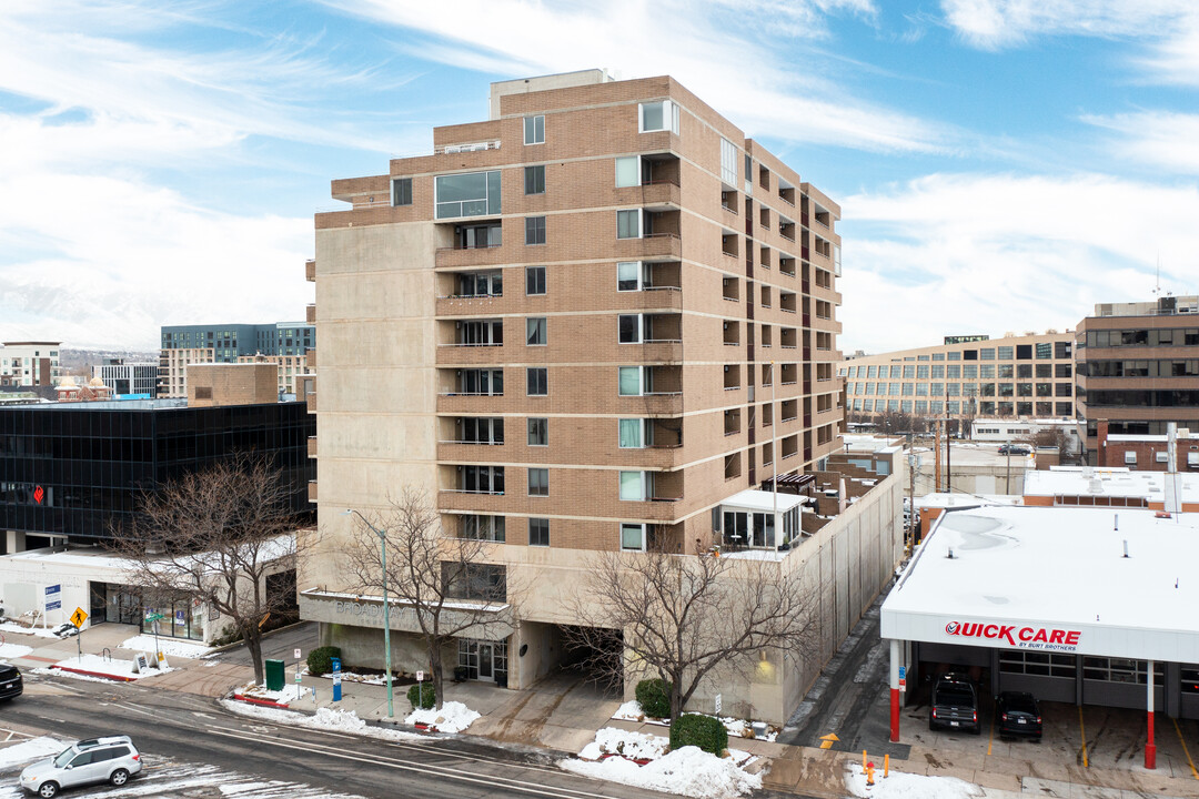 Broadway Towers in Salt Lake City, UT - Foto de edificio