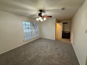 1015 Kane St in Benbrook, TX - Building Photo - Building Photo