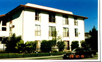 619 Indiana Ave Apartments