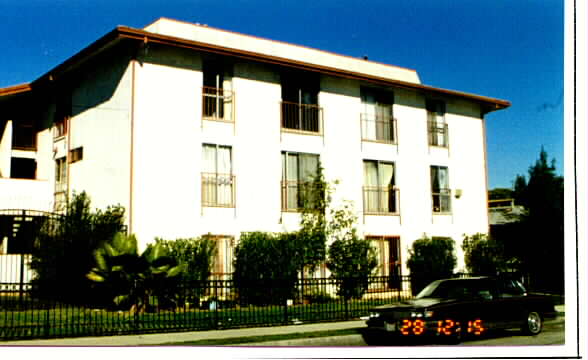 619 Indiana Ave in Venice, CA - Foto de edificio