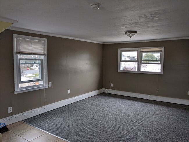 474 17th St in West Babylon, NY - Building Photo - Building Photo