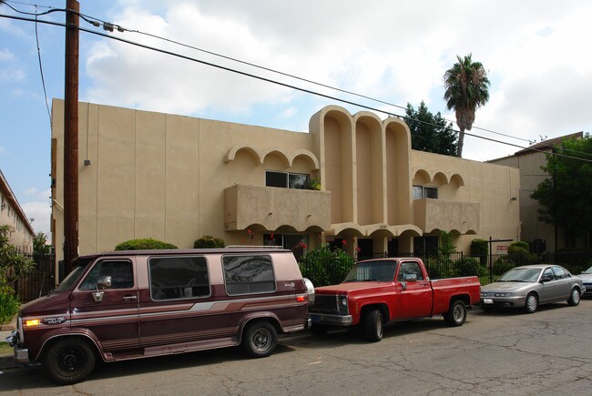 21725 Lanark St in Canoga Park, CA - Building Photo - Building Photo