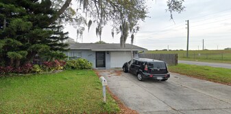 906 Richwood Ln in Port Richey, FL - Building Photo