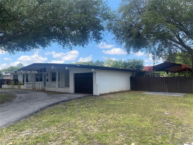 700 Curtiss Pkwy in Miami Springs, FL - Building Photo - Building Photo