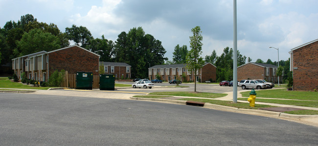 Rosehill Gardens in Fayetteville, NC - Building Photo - Building Photo