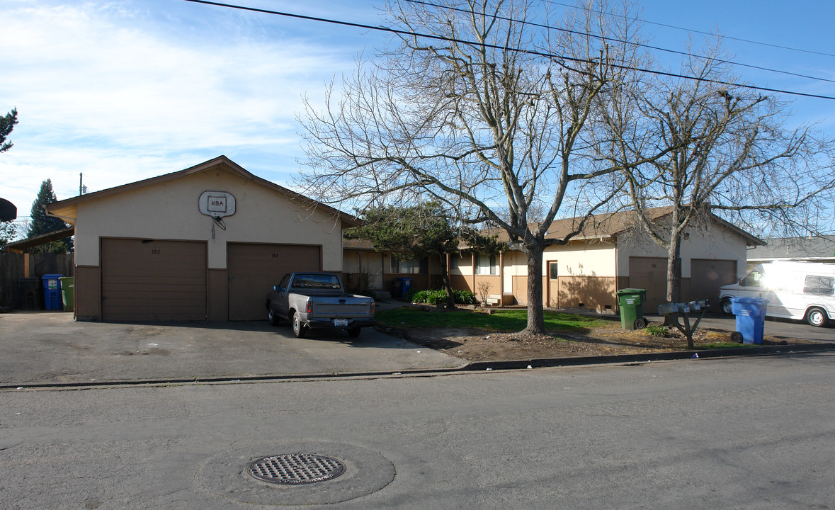 182 Barbara Dr in Santa Rosa, CA - Building Photo