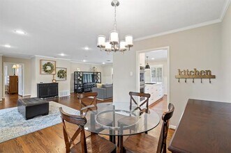 9203 Livenshire Dr in Dallas, TX - Building Photo - Building Photo