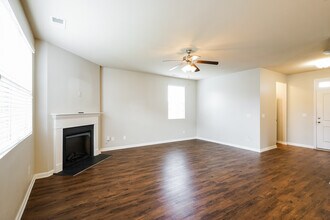 220 Autumn Terrace Ln in Clarksville, TN - Building Photo - Building Photo