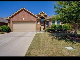 897 Witherby Ln in Lewisville, TX - Building Photo