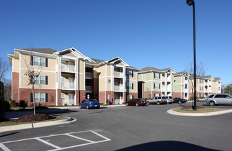 Mingo Village Apartments in Knightdale, NC - Foto de edificio - Building Photo