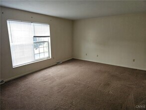 290 Duer St in Oswego, NY - Building Photo - Building Photo