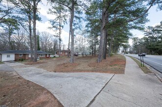 2058 River Rd in Ellenwood, GA - Building Photo - Building Photo