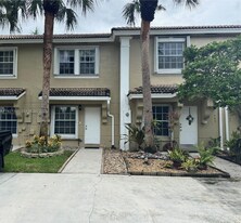 443 S W 122nd Terrace in Pembroke Pines, FL - Building Photo