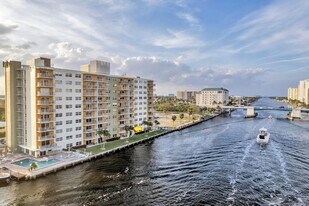 2900 NE 30th St, Unit 2L in Fort Lauderdale, FL - Building Photo