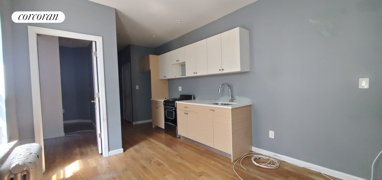 155 W 162nd St in Bronx, NY - Building Photo