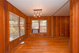 1805 E 39th St in Austin, TX - Building Photo - Building Photo