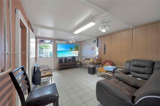 334 E 18th St in Hialeah, FL - Building Photo - Building Photo