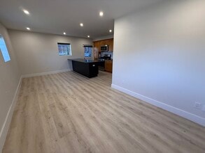 426 Plateau Ave, Unit Rear in Fort Lee, NJ - Building Photo - Building Photo