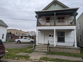 18 Charlotte Ave, Unit b. bottom in Bradford, PA - Building Photo