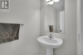 429 Gerry Lalonde Dr in Ottawa, ON - Building Photo - Building Photo