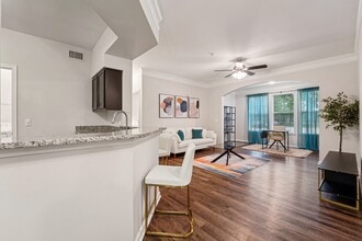 Kingwood Glen in Kingwood, TX - Building Photo - Building Photo