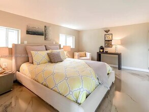 2952 SW 25th Ter in Miami, FL - Building Photo - Building Photo