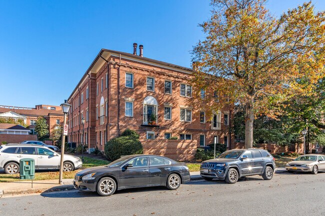 Canal Place Condo